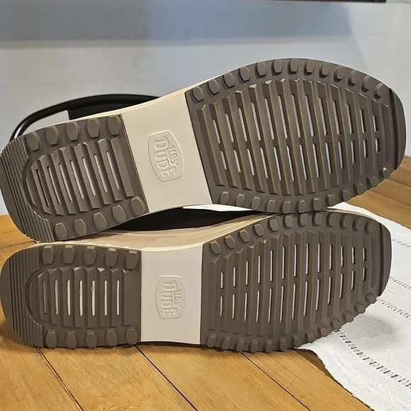 Hey Dude Tahie Classic Boots - Picture 4 of 5